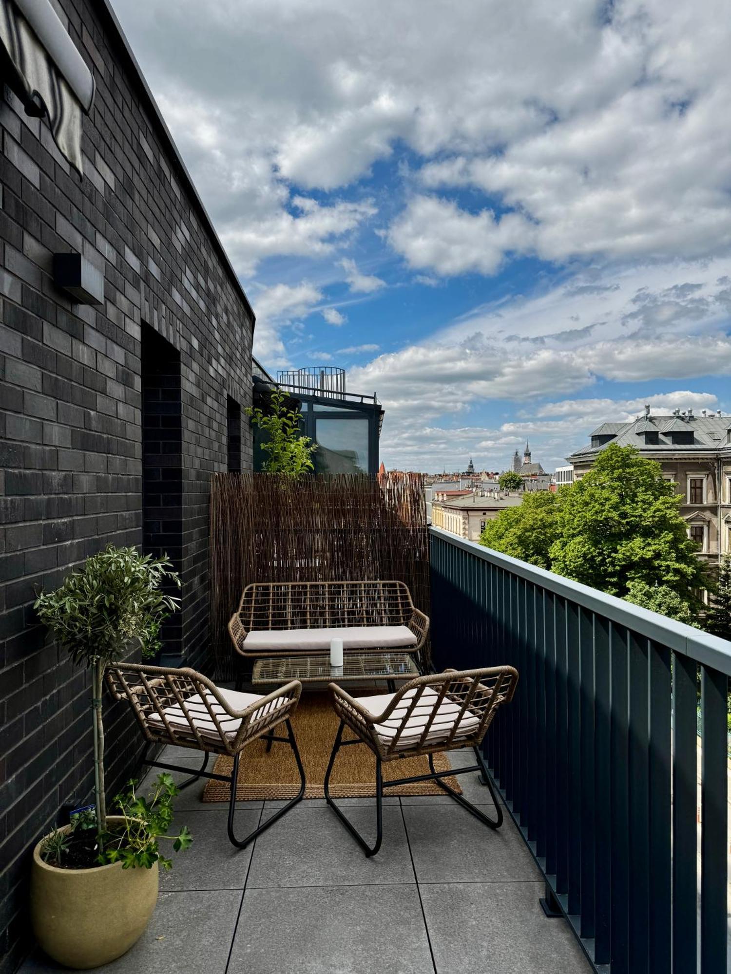 Inpoint Apartments G15 Near Old Town & Kazimierz District & Parking Option Krakow Exterior photo